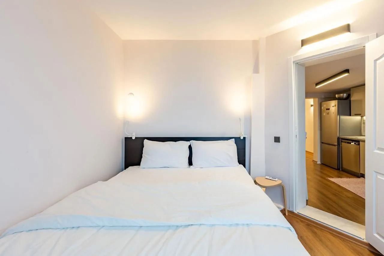 Central Flat With Lovely Terrace Near Osmanbey Metro Station In Ferikoy, Sisli Κωνσταντινούπολη Τουρκία