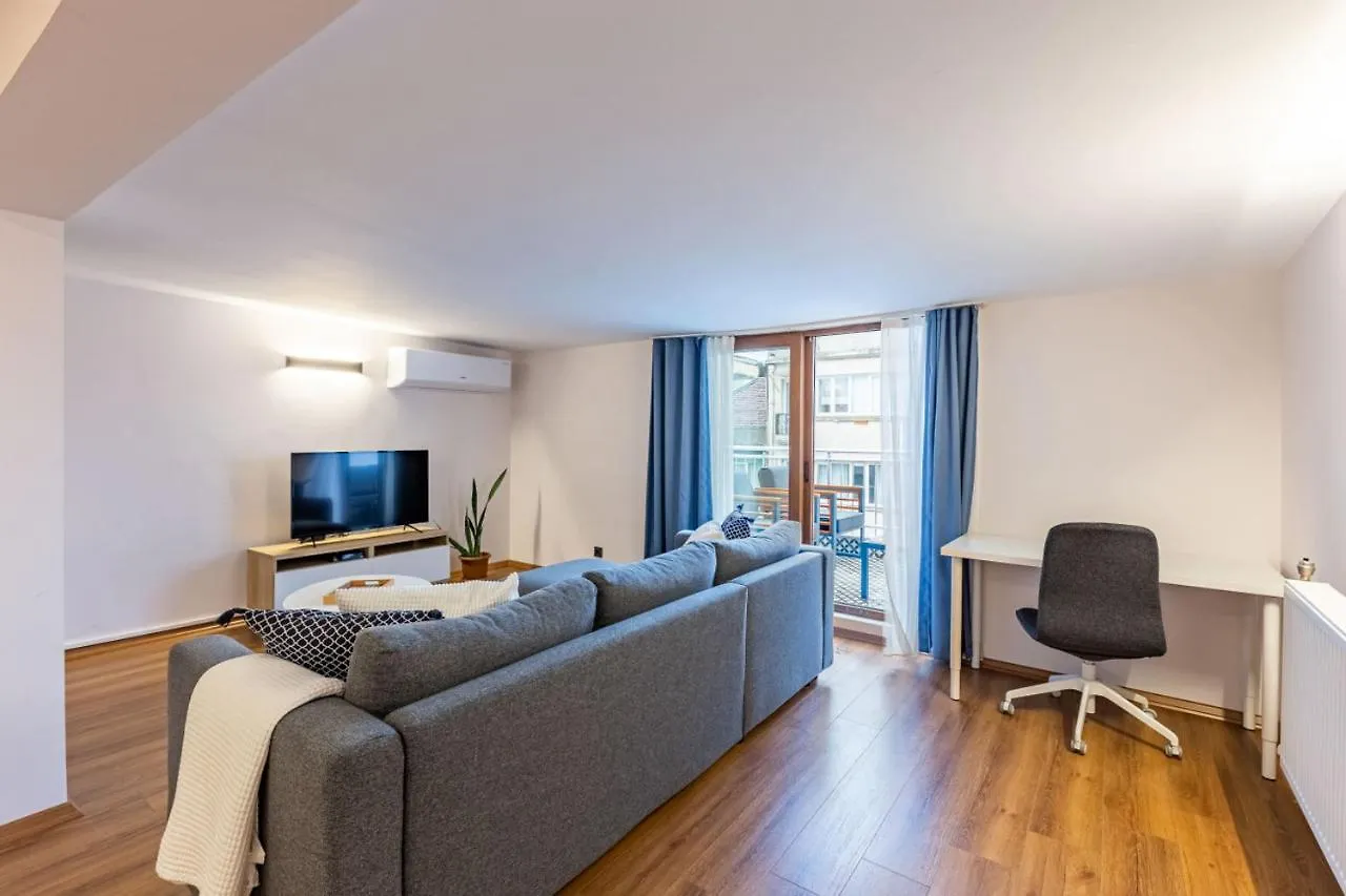 Central Flat With Lovely Terrace Near Osmanbey Metro Station In Ferikoy, Sisli Κωνσταντινούπολη