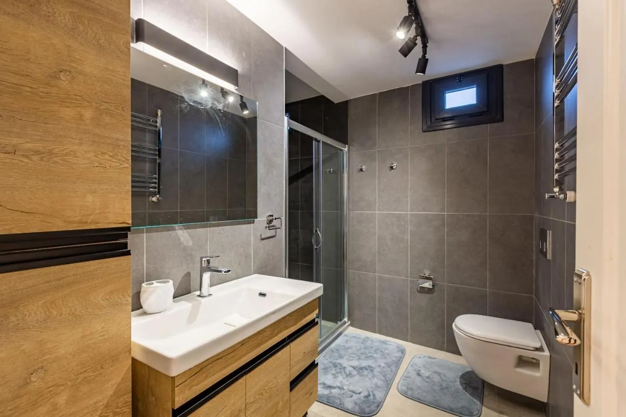 Διαμέρισμα Central Flat With Lovely Terrace Near Osmanbey Metro Station In Ferikoy, Sisli Κωνσταντινούπολη
