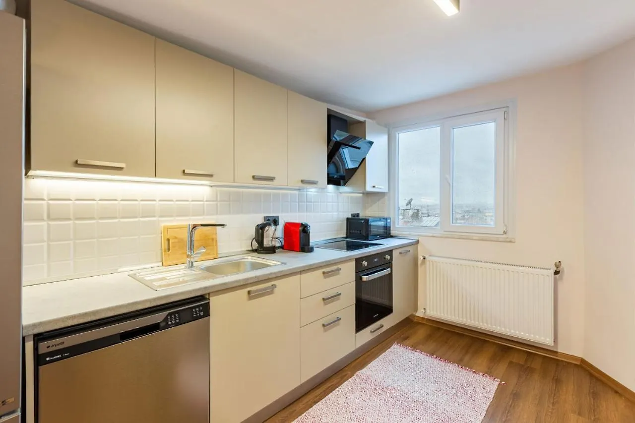 Central Flat With Lovely Terrace Near Osmanbey Metro Station In Ferikoy, Sisli Κωνσταντινούπολη Διαμέρισμα